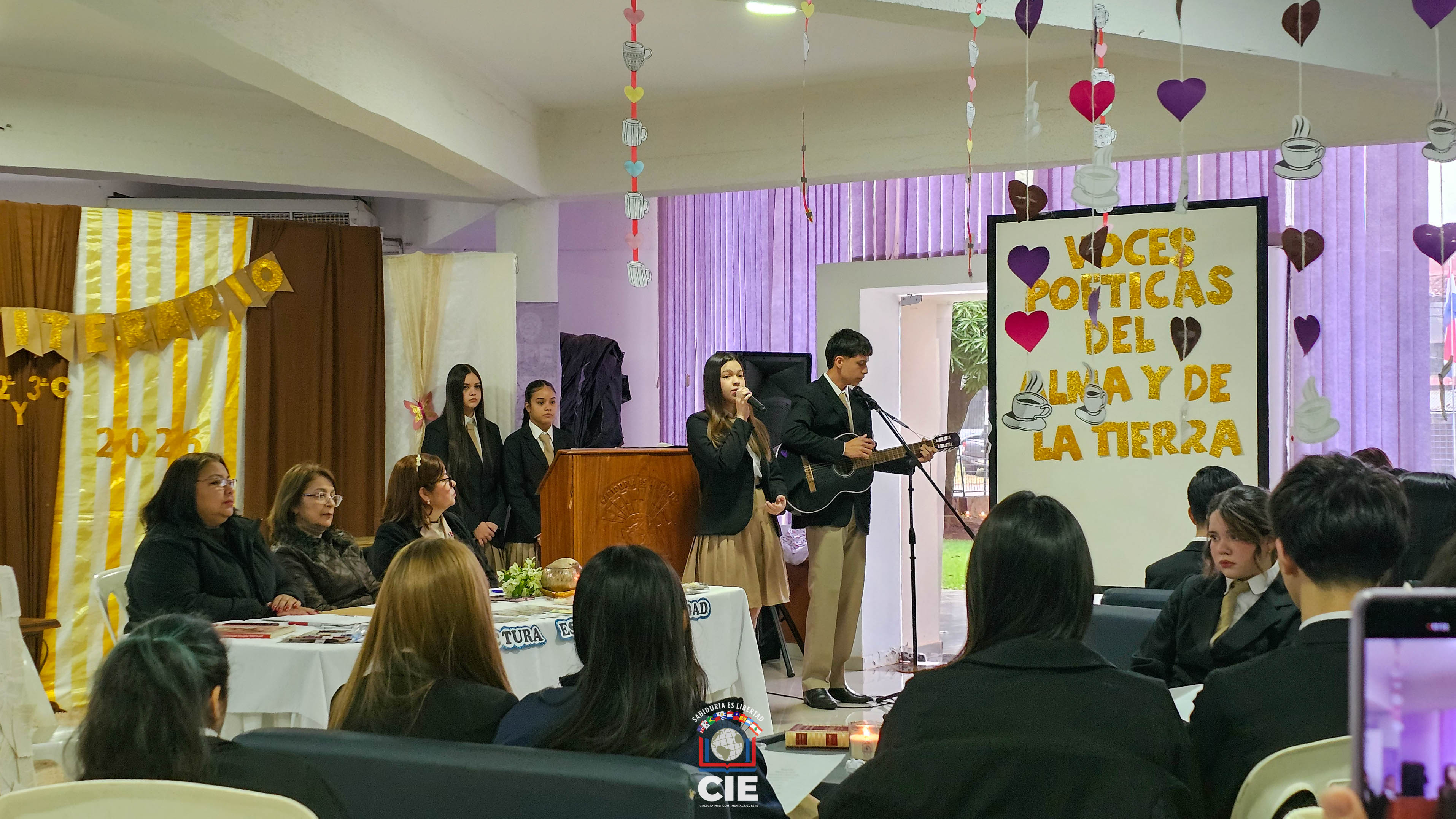 Café Literario ÑE'ẼRY: estudiantes del CIE compartieron una jornada de lectura, escritura y oralidad