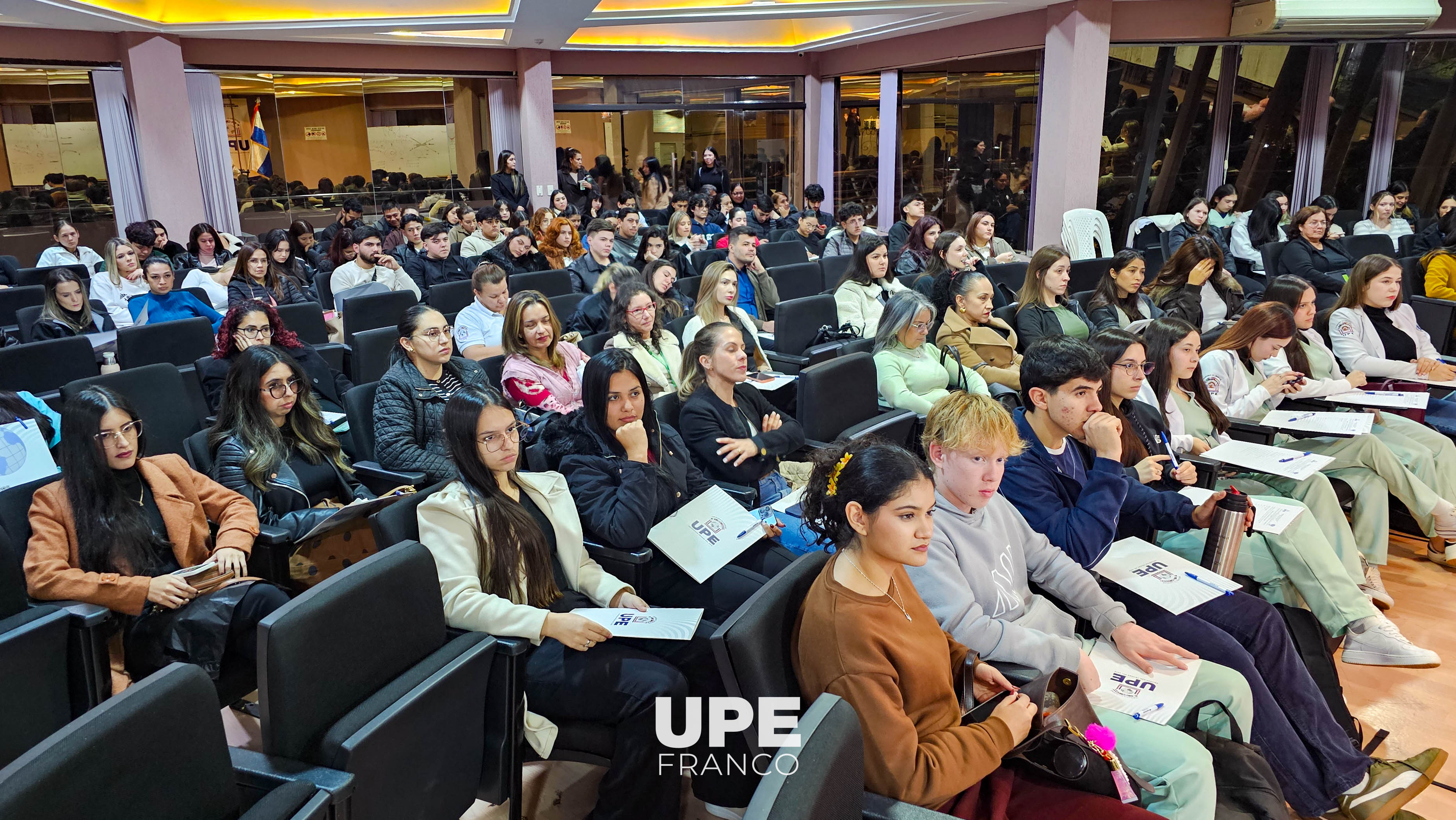 Nutrición desarrolló charla sobre uso y prescripción responsable de suplementos nutricionales
