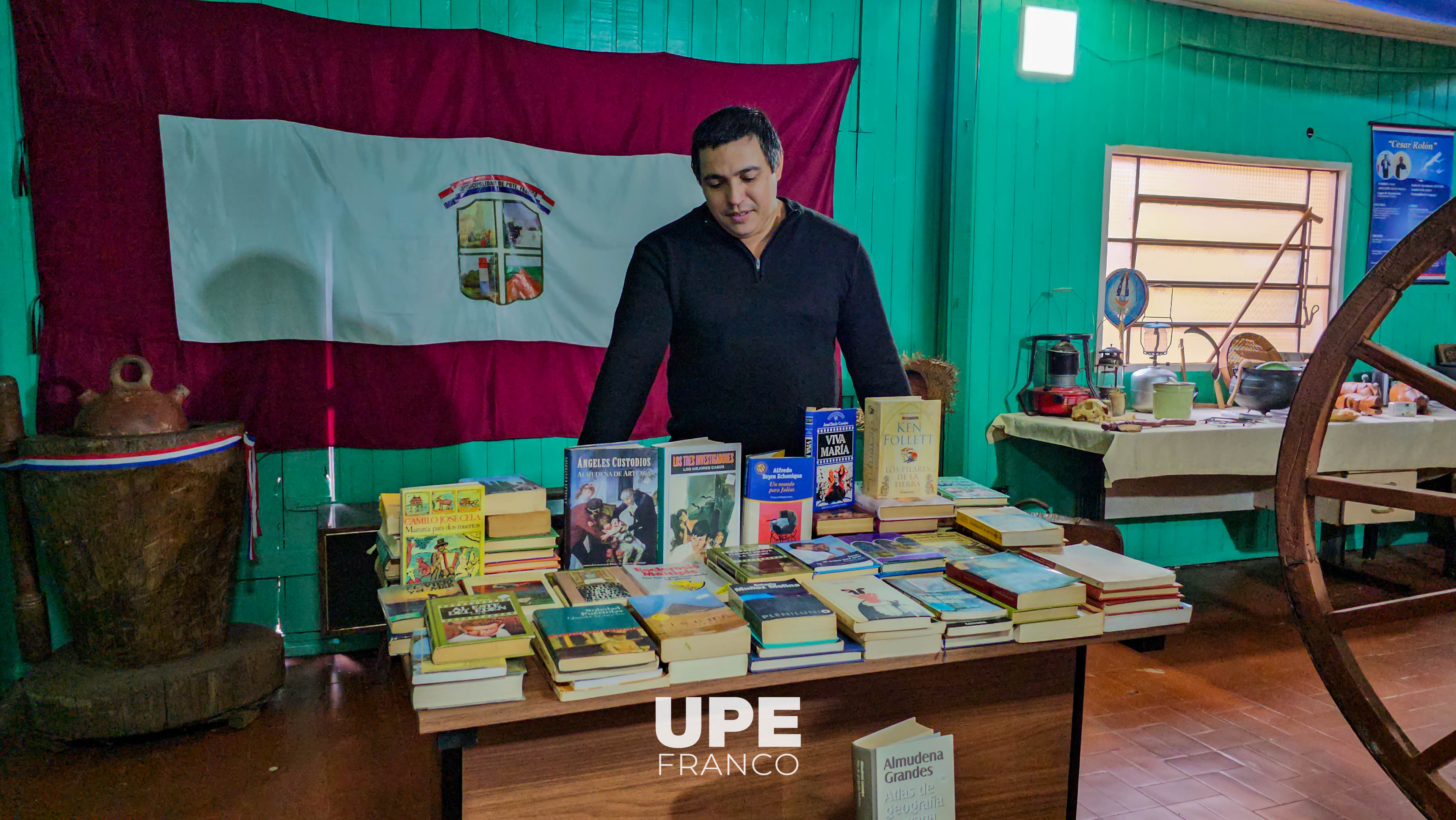 La casa de la cultura de Presidente Franco realizó entrega de 150 libros para biblioteca comunitaria