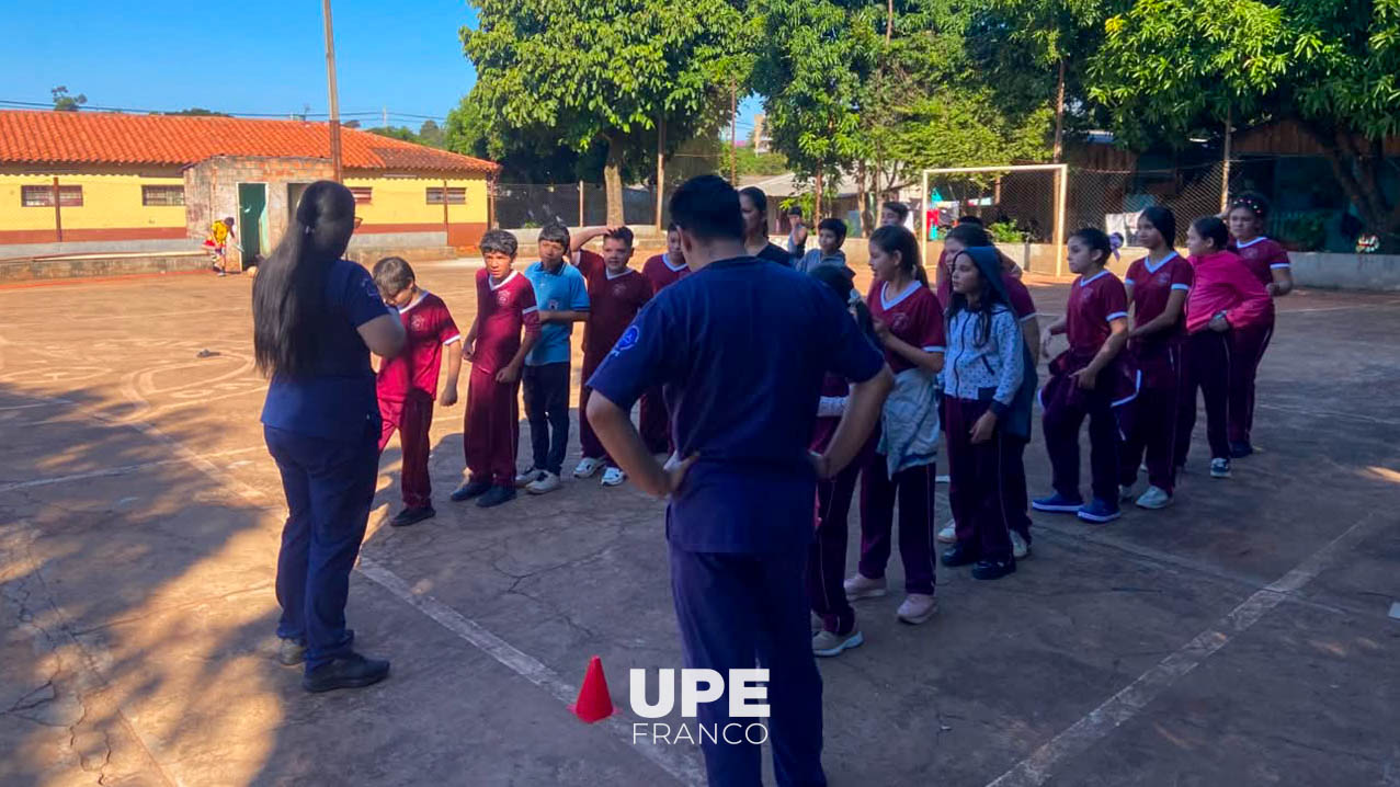 UPE FRANCO DESARROLLÓ JORNADA SOBRE MOVIMIENTO Y POSTURA SALUDABLE EN EL BARRIO SAN SEBASTIÁN