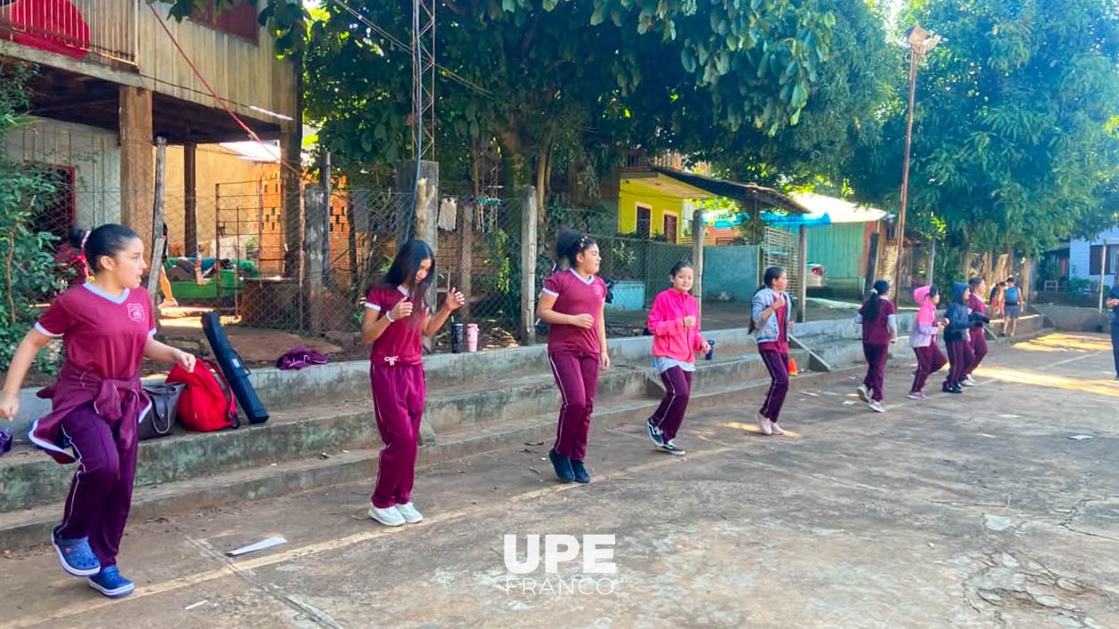 UPE FRANCO DESARROLLÓ JORNADA SOBRE MOVIMIENTO Y POSTURA SALUDABLE EN EL BARRIO SAN SEBASTIÁN