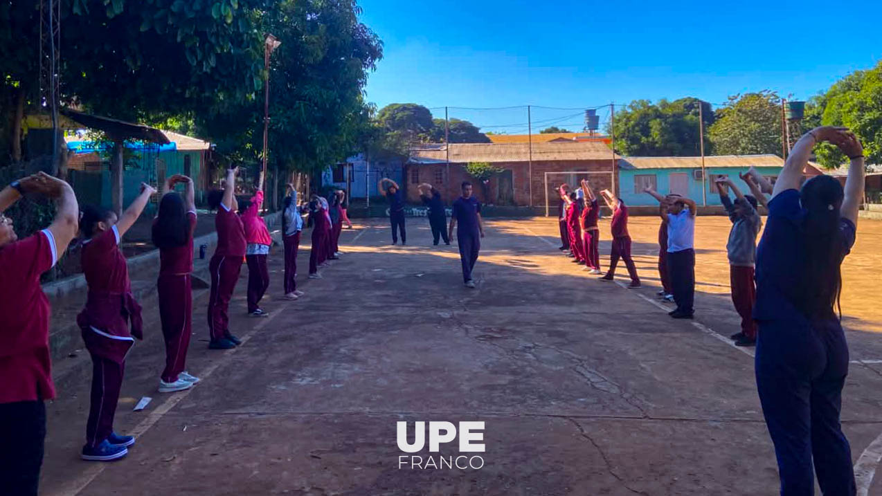 UPE FRANCO DESARROLLÓ JORNADA SOBRE MOVIMIENTO Y POSTURA SALUDABLE EN EL BARRIO SAN SEBASTIÁN