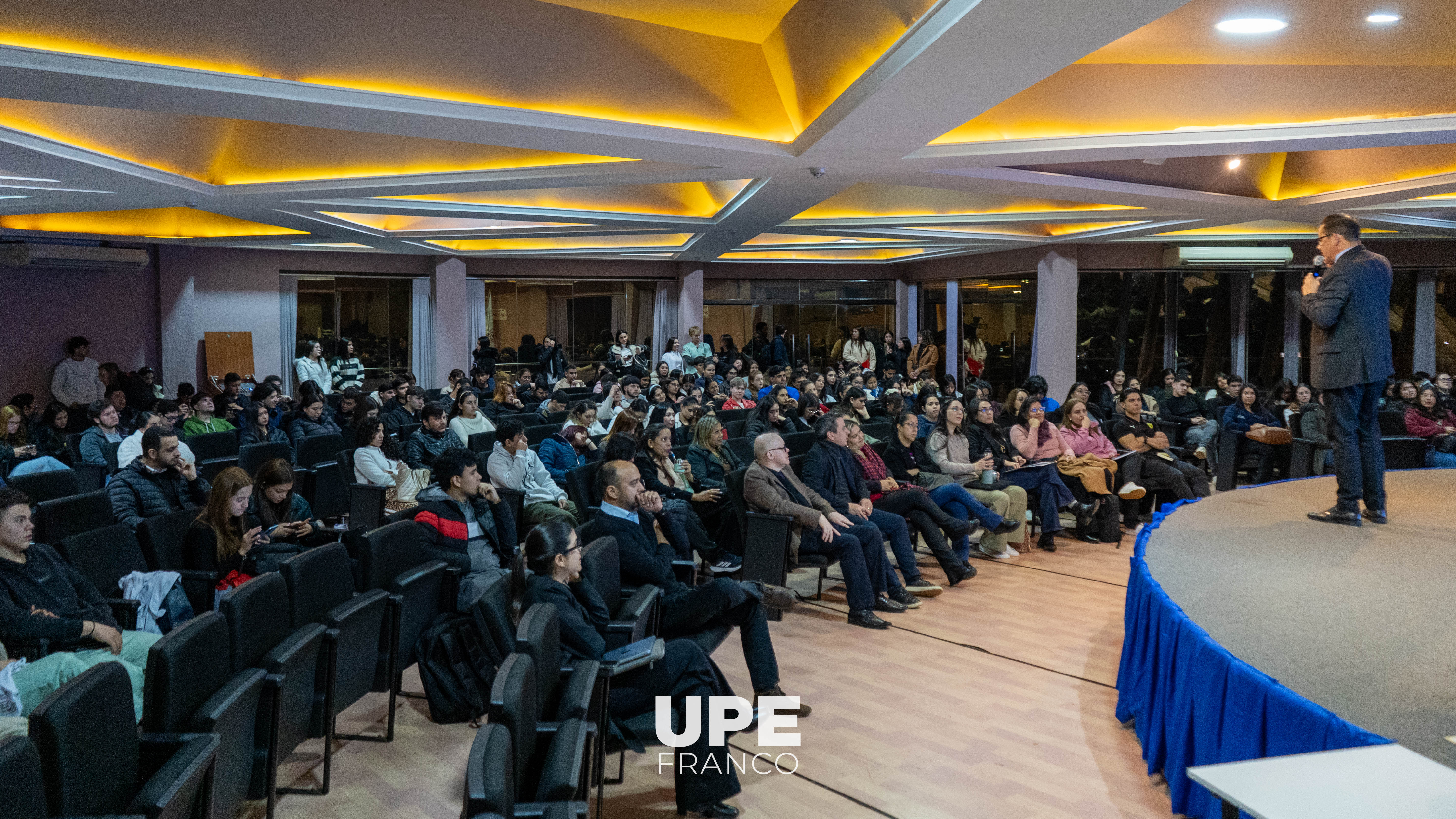 EXTENSIÓN UNIVERSITARIA IMPULSA CAPACITACIÓN EN REDACCIÓN, FOTOGRAFÍA Y PRODUCCIÓN AUDIOVISUAL