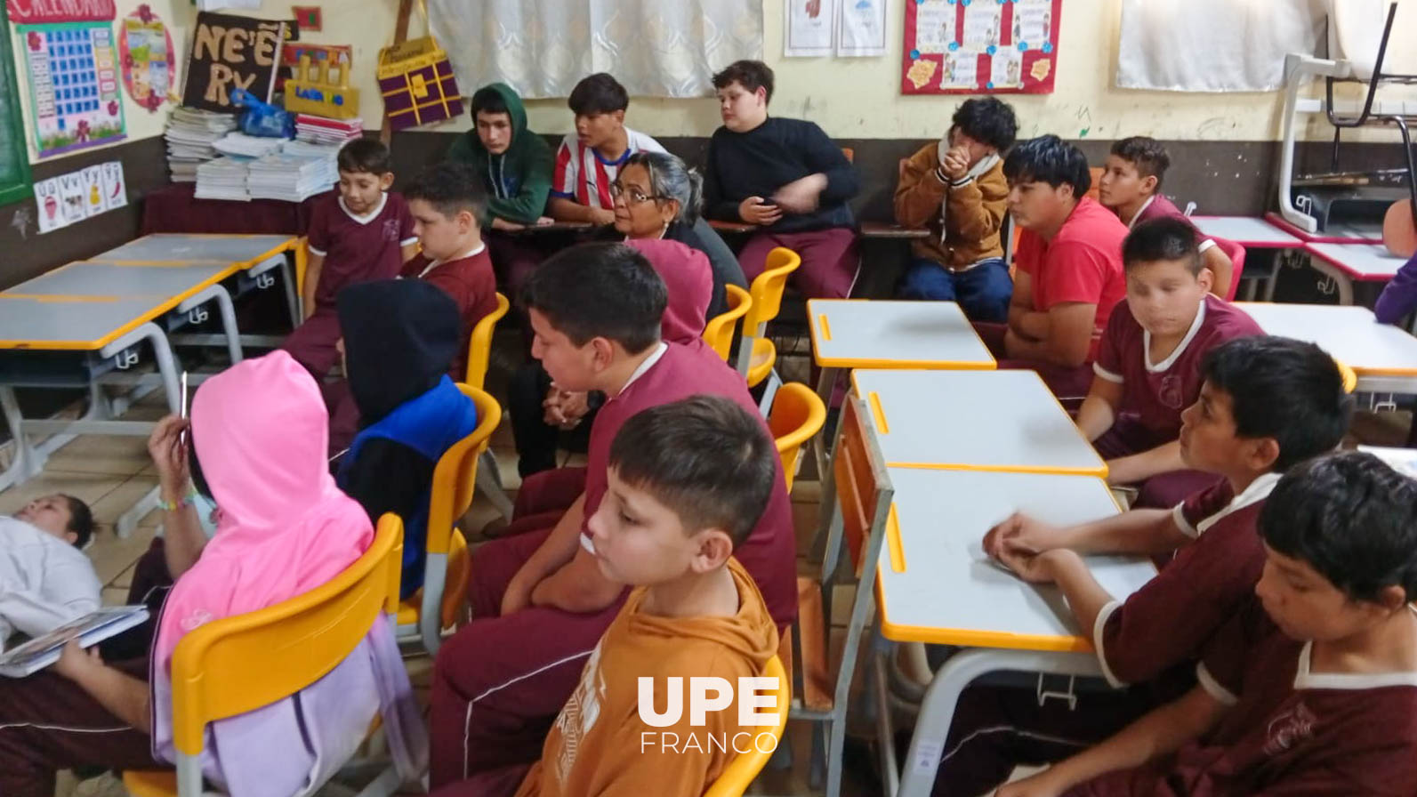 Estudiantes de Enfermería desarrollaron taller de primeros auxilios en la Escuela Mariano Bobadilla