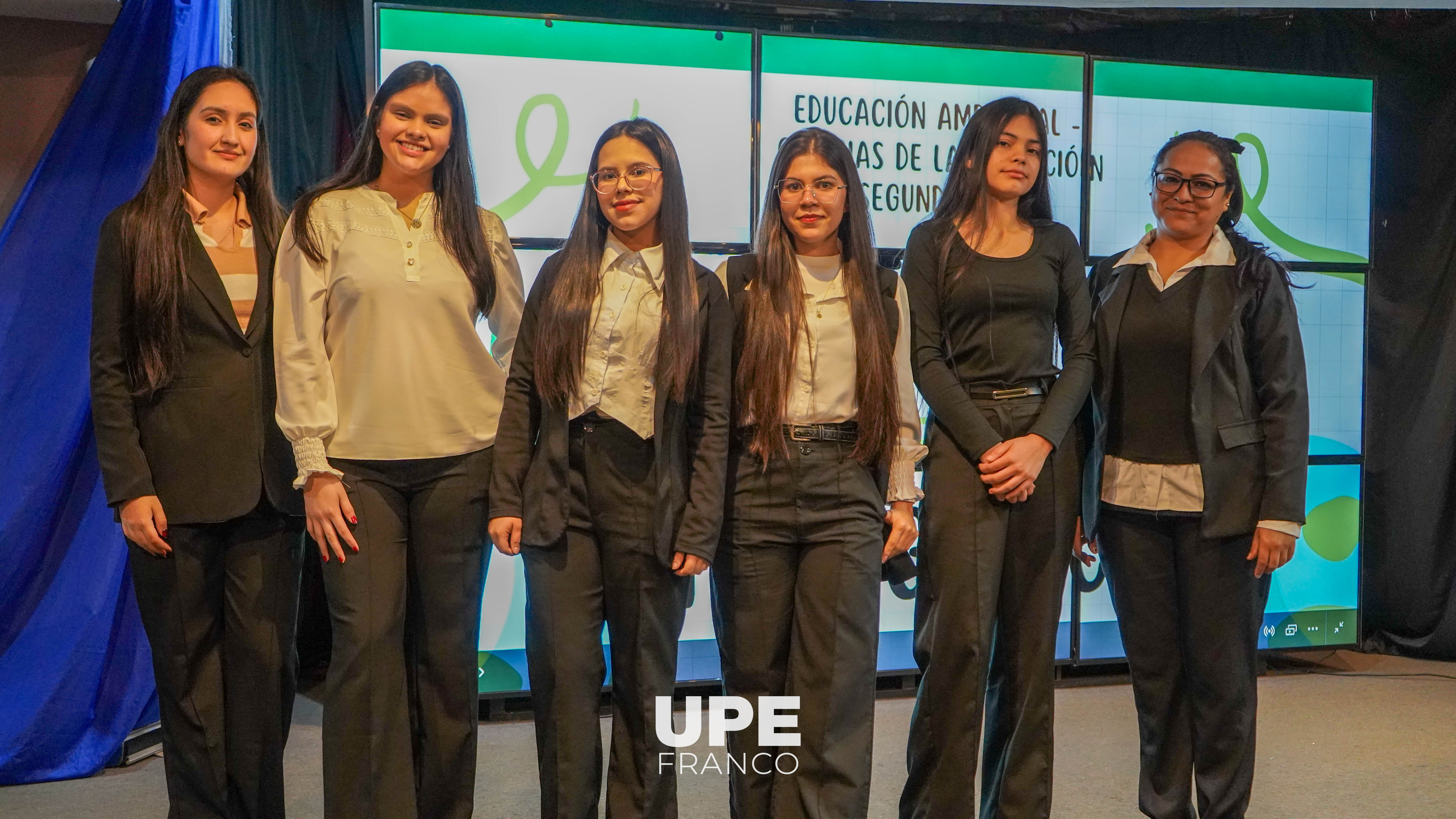 ESTUDIANTES DE CIENCIAS DE LA EDUCACIÓN PRESENTARON CIERRE PEDAGÓGICO SOBRE EL CUIDADO DEL SUELO, EL AIRE Y EL AGUA