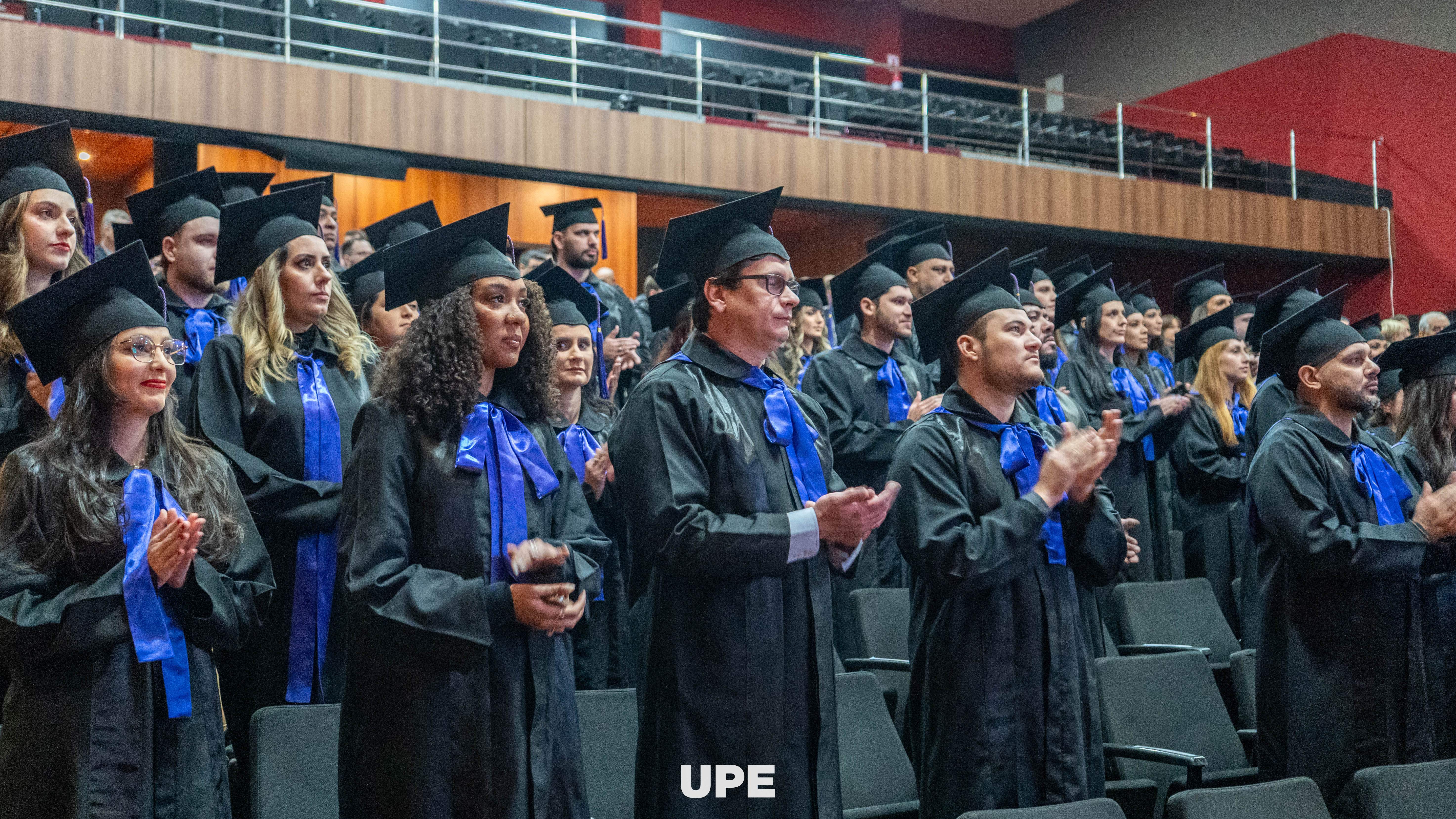 Ceremonia de Graduación de la carrera de Medicina UPE CDE – Promoción 2025