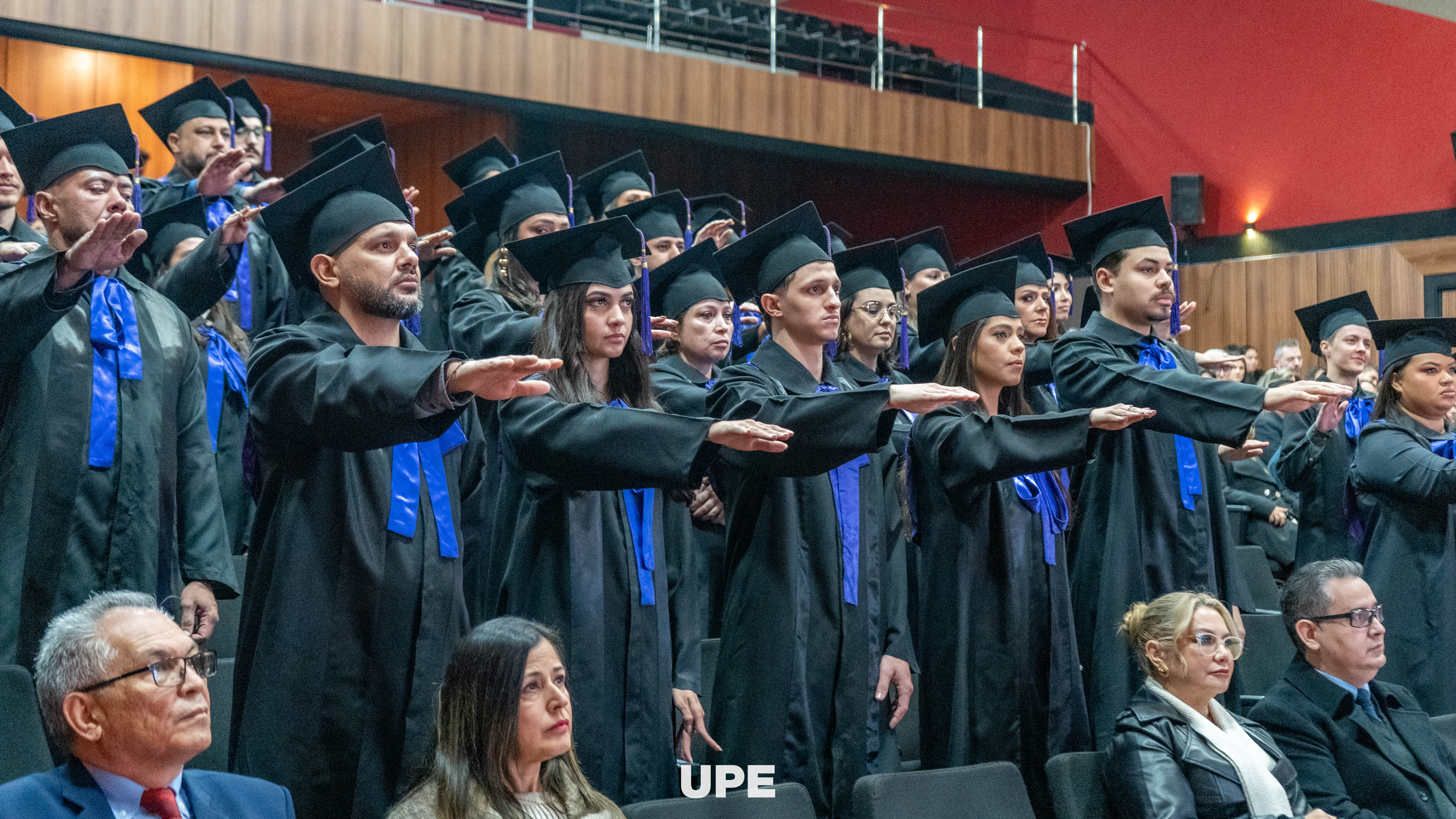 Ceremonia de Graduación de la carrera de Medicina UPE CDE – Promoción 2025
