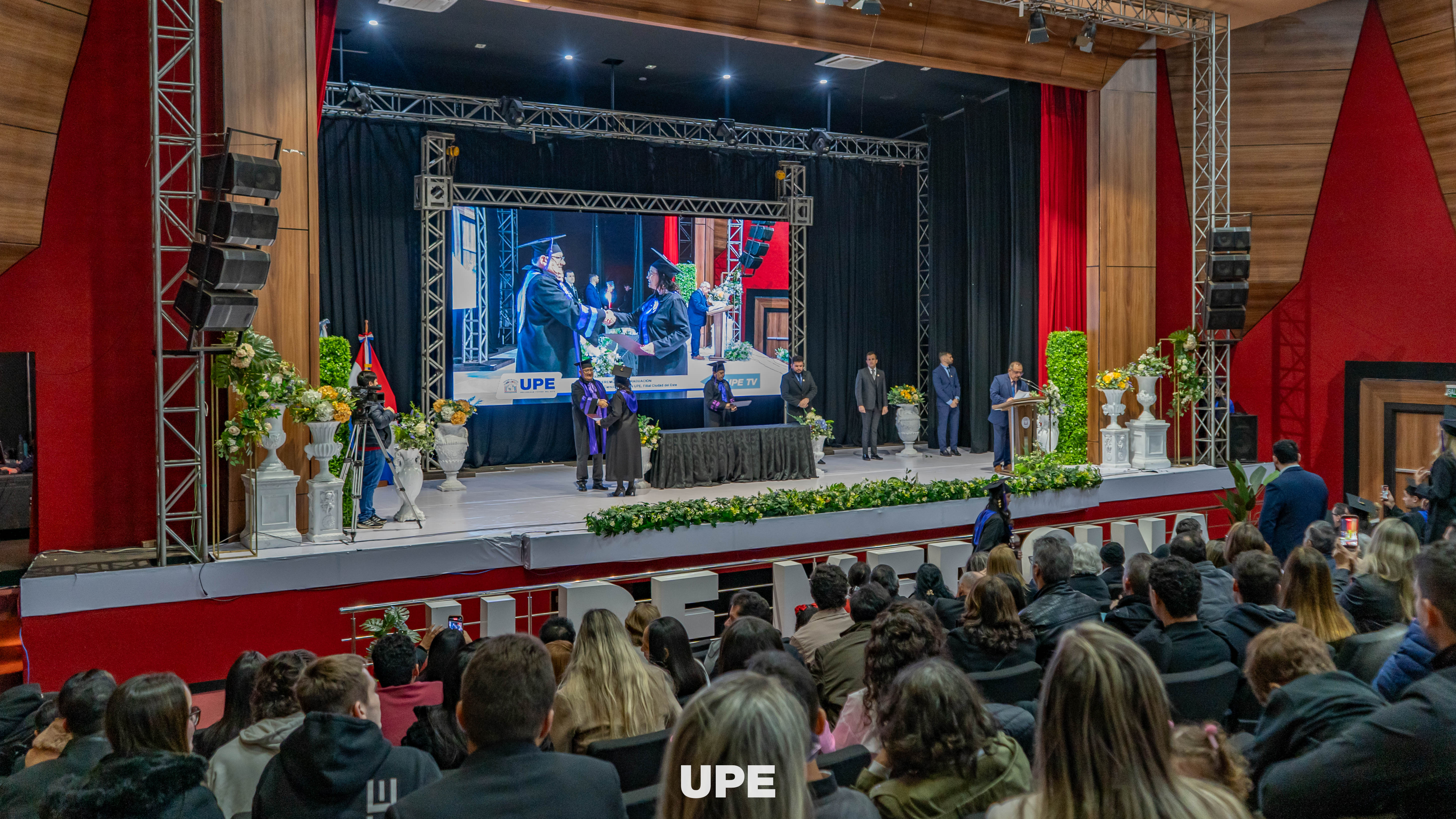 Ceremonia de Graduación de la carrera de Medicina UPE CDE – Promoción 2025