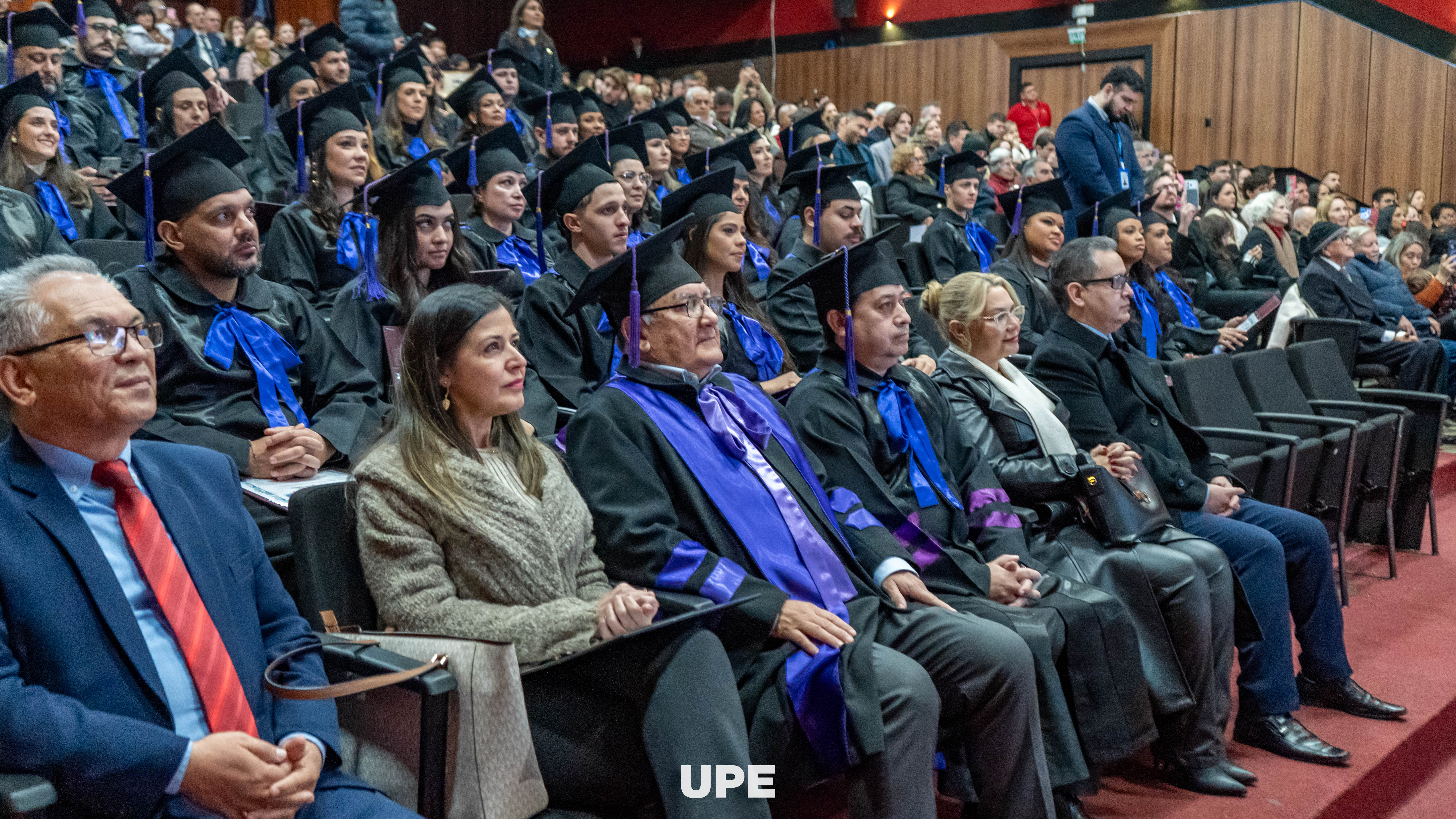 Ceremonia de Graduación de la carrera de Medicina UPE CDE – Promoción 2025