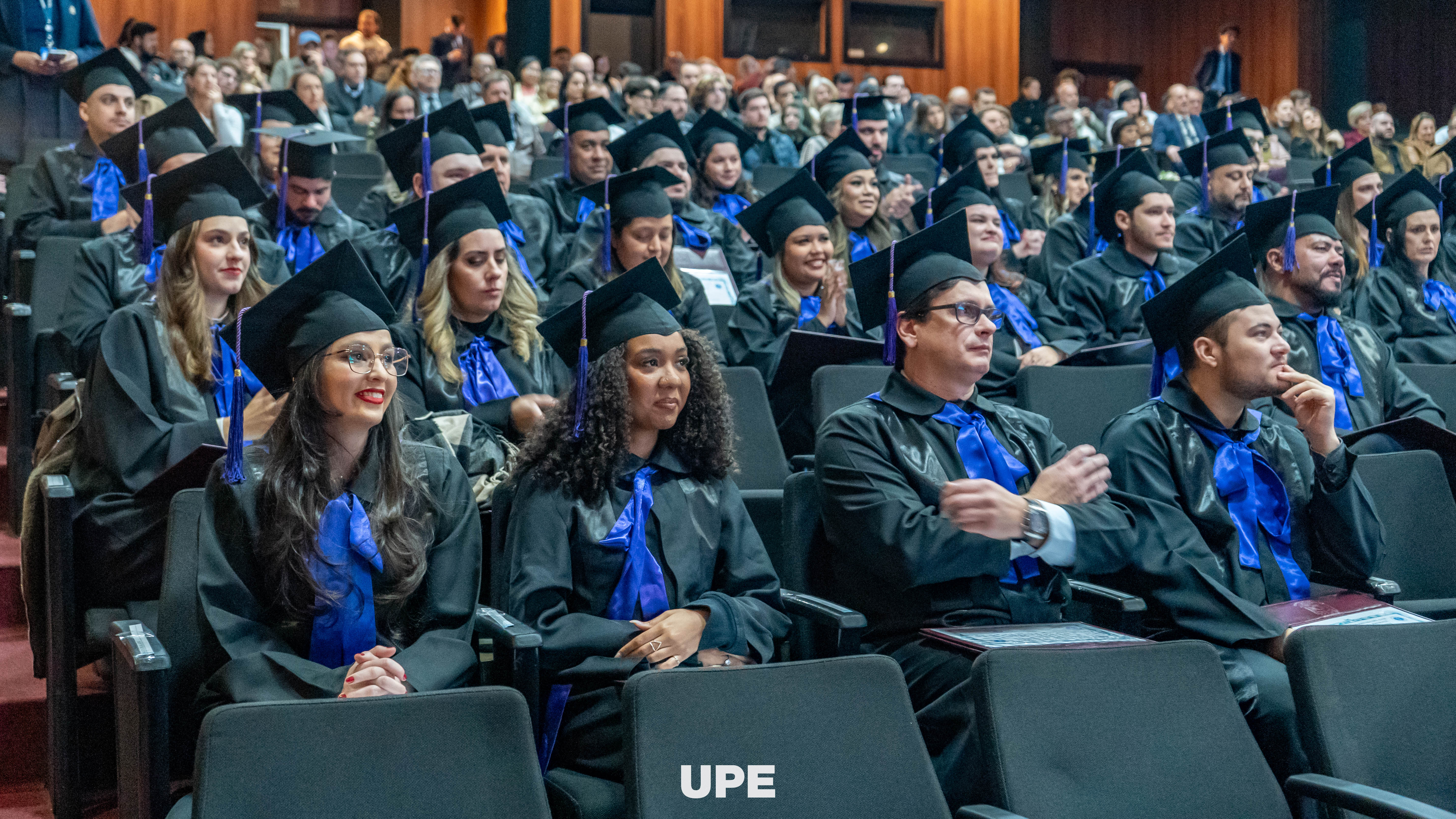 Ceremonia de Graduación de la carrera de Medicina UPE CDE – Promoción 2025