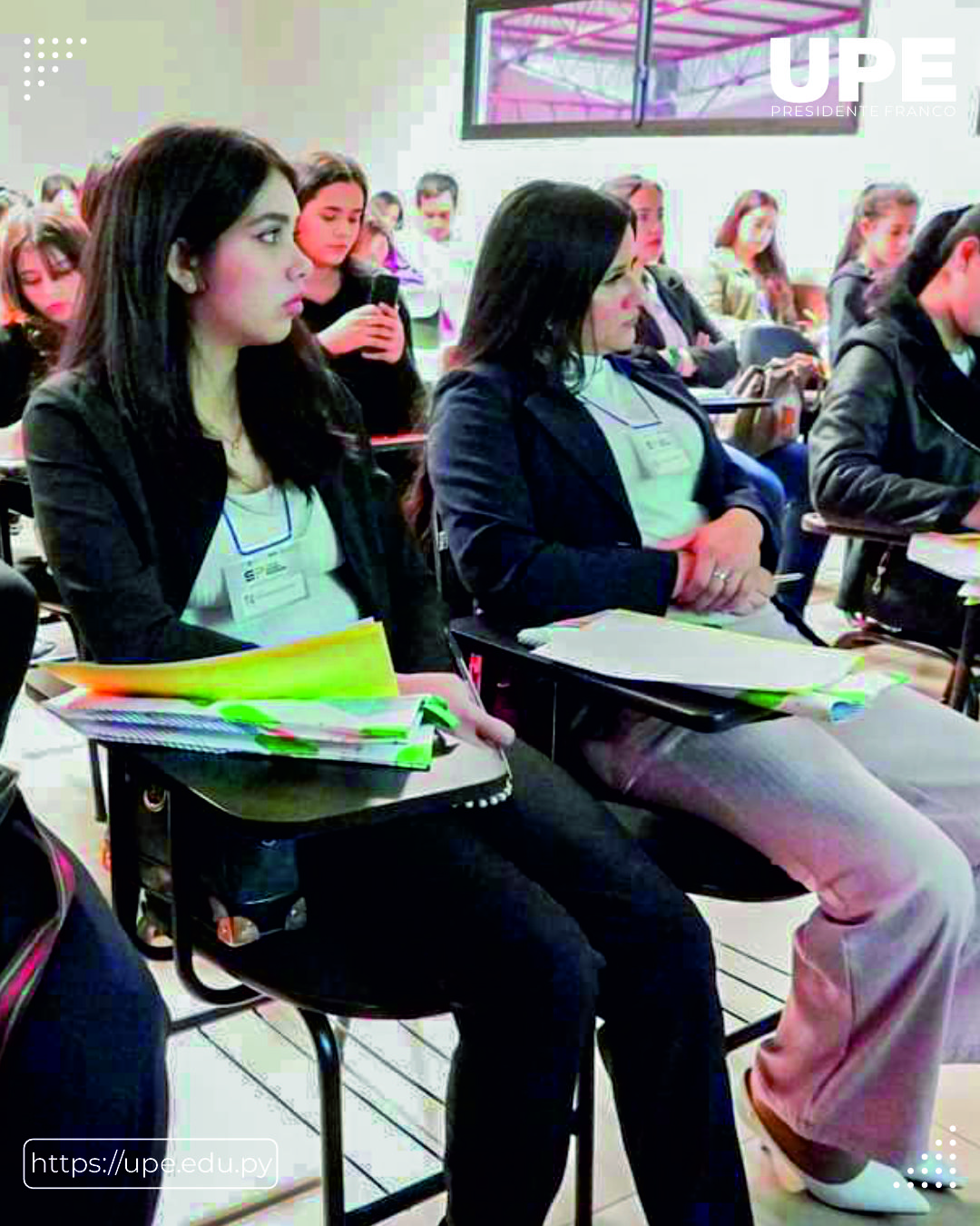 Estudiantes de la UPE participan en el Congreso de la UNAE