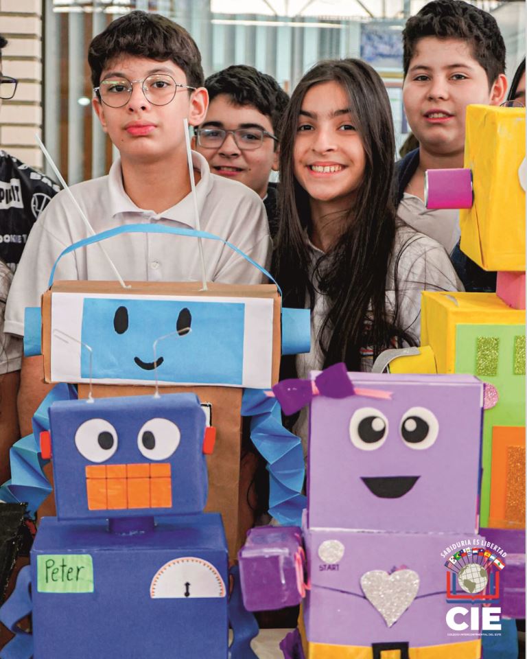 "Creando el Embajador de la Robótica" - Desafío Creativo en el CIE
