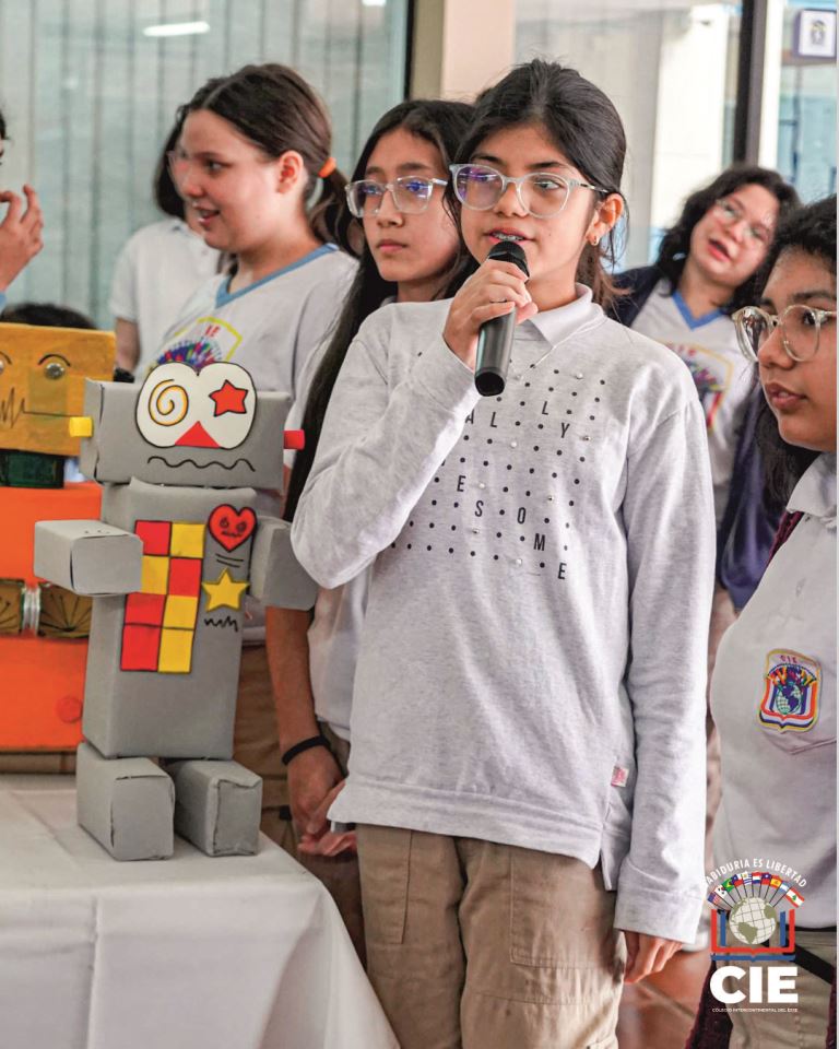 "Creando el Embajador de la Robótica" - Desafío Creativo en el CIE