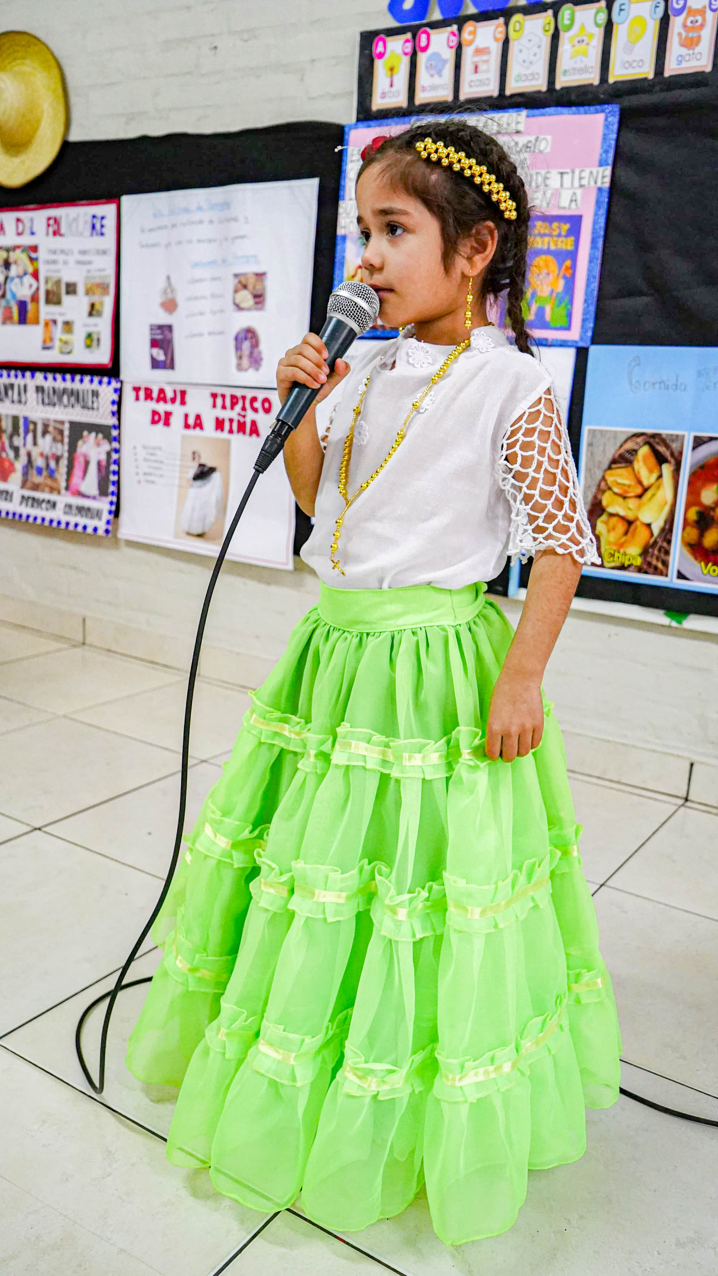 Día del Folklore en el Redentor: Preservando la Cultura Paraguaya desde la Infancia