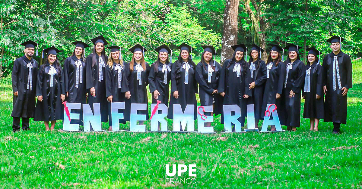 Facultad de Ciencias de la Salud-UPE: Egresados de Enfermería 