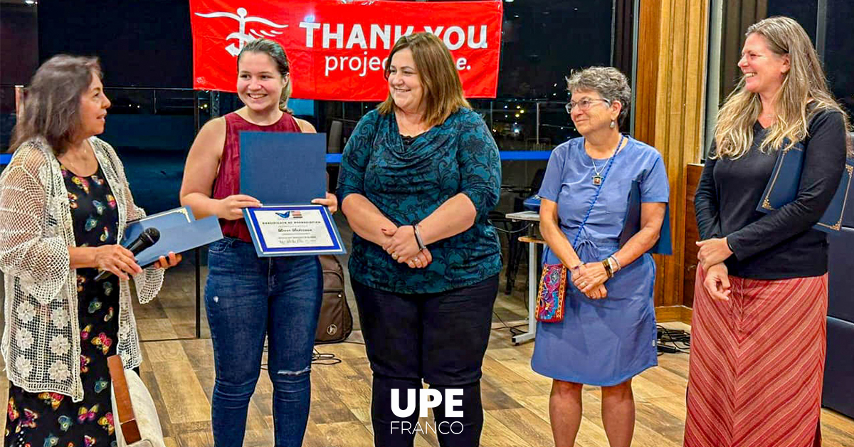 Unidos por la Salud: Entrega de Certificados a Voluntarios de Project C.U.R.E. en la UPE