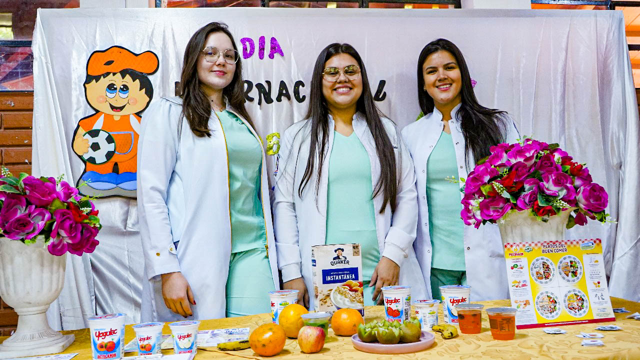 Estudiantes de Nutrición Promueven Hábitos Saludables en la Comunidad Escolar