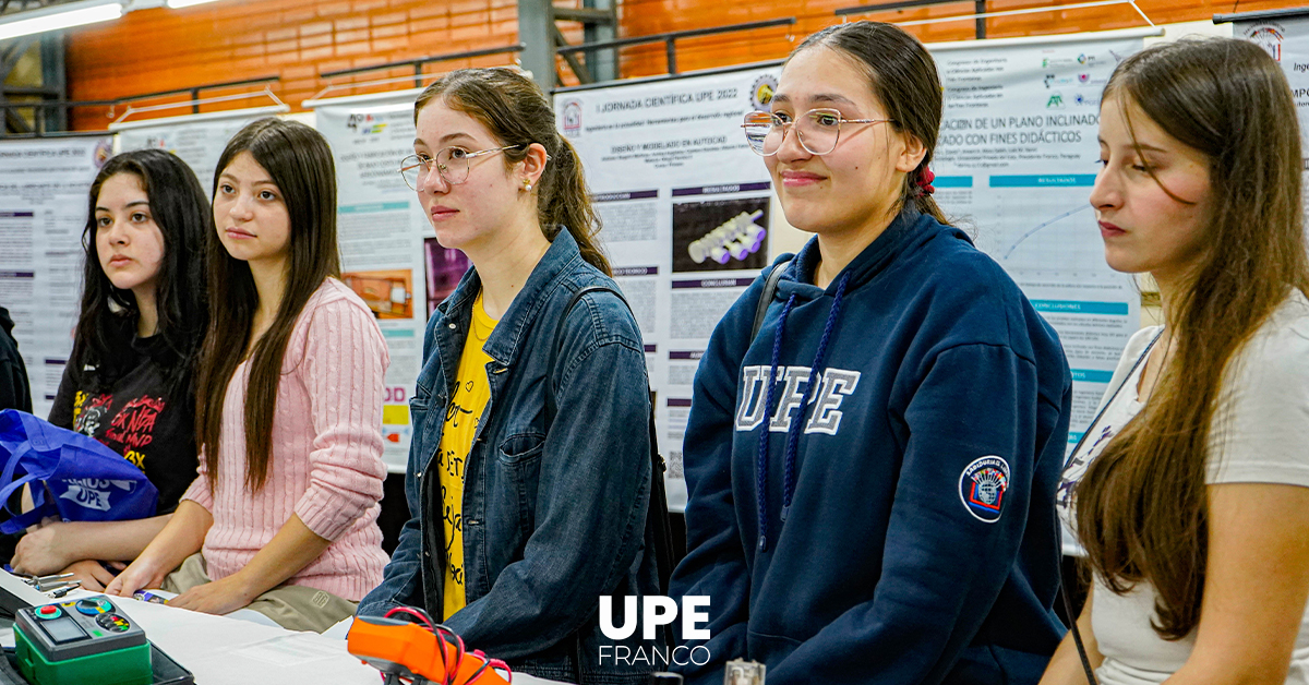 Alumnos del CIE visitan la Facultad de Ciencias y Tecnologías