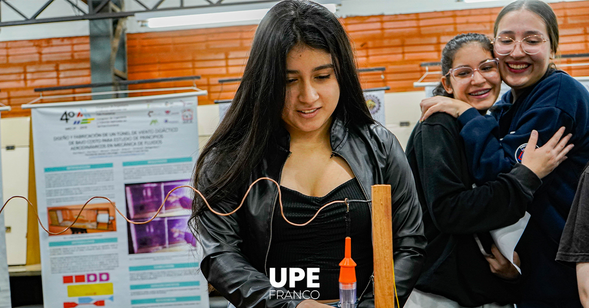 Alumnos del CIE visitan la Facultad de Ciencias y Tecnologías