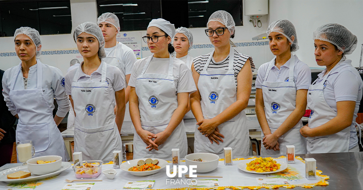 Visita Académica: Alumnos del CIE Conocen la carrera de Nutrición en UPE Franco