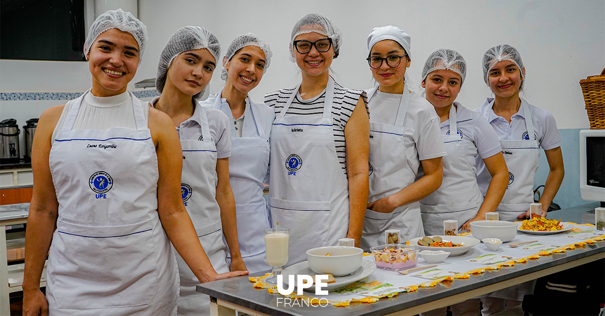 Visita Académica: Alumnos del CIE Conocen la carrera de Nutrición en UPE Franco