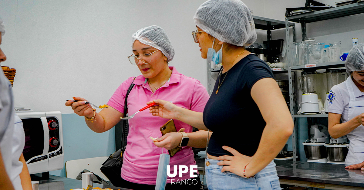 Visita Académica: Alumnos del CIE Conocen la carrera de Nutrición en UPE Franco