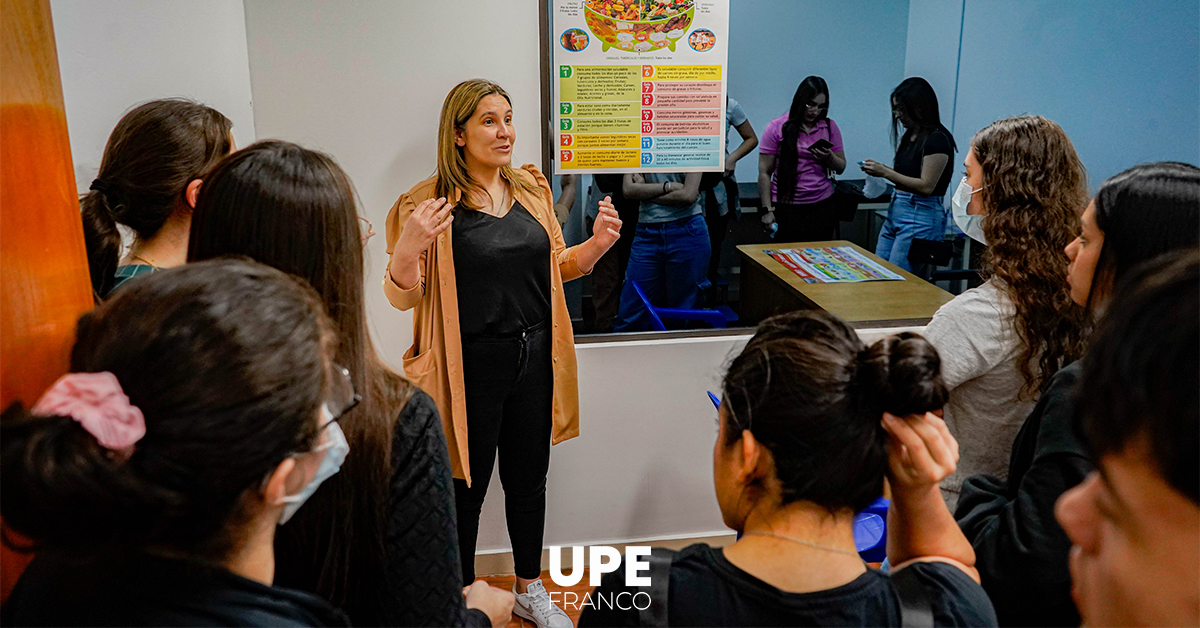 Visita Académica: Alumnos del CIE Conocen la carrera de Nutrición en UPE Franco