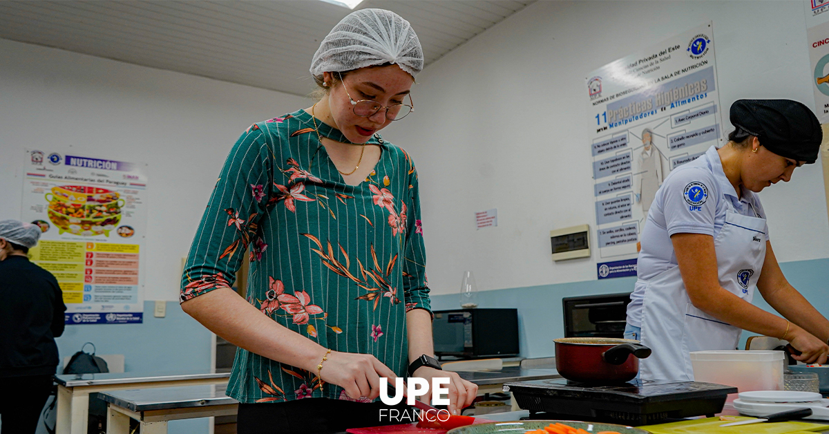 Visita Académica: Alumnos del CIE Conocen la carrera de Nutrición en UPE Franco