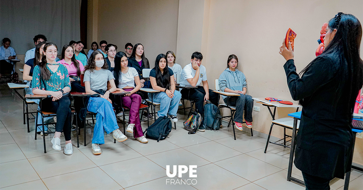 Visita Académica: Alumnos del CIE Conocen la carrera de Nutrición en UPE Franco