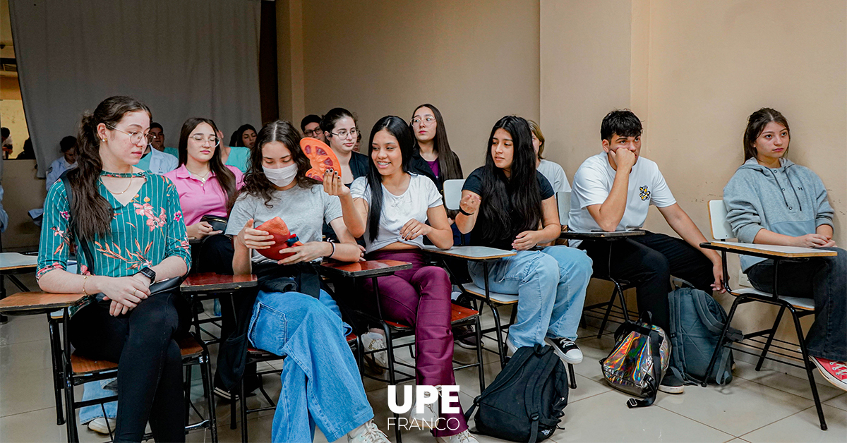 Visita Académica: Alumnos del CIE Conocen la carrera de Nutrición en UPE Franco