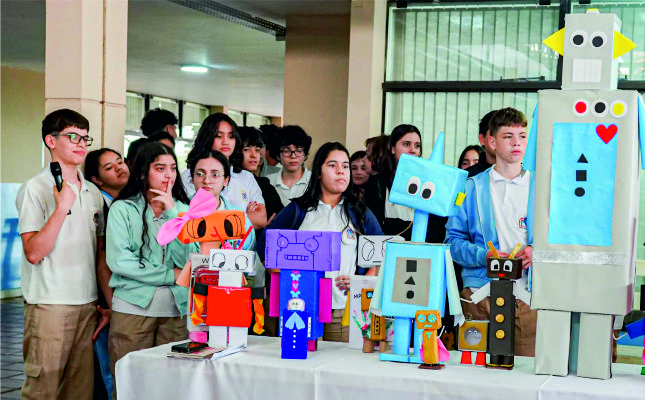 "Creando el Embajador de la Robótica" - Desafío Creativo en el CIE